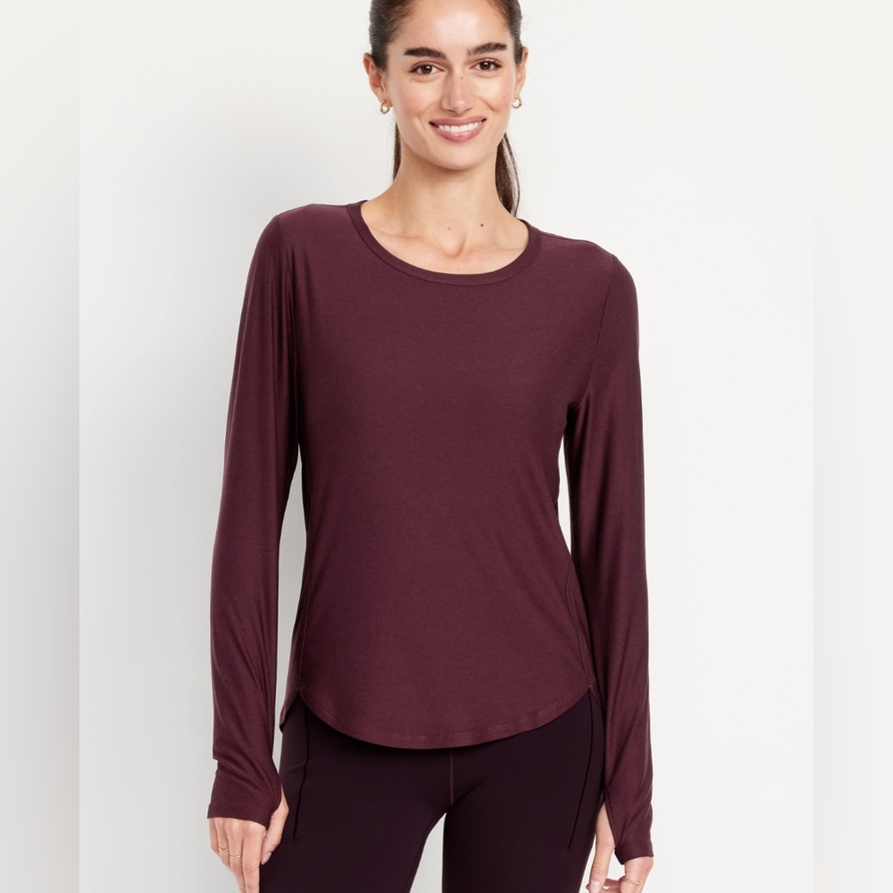 Old Navy Women’s CloudMotion Base Layer Tops